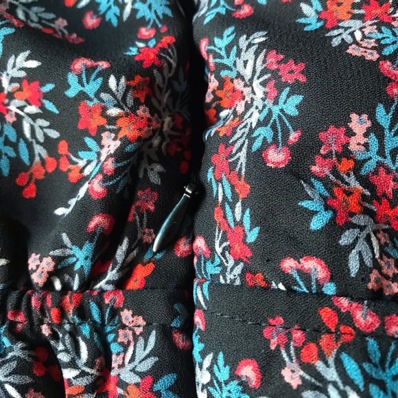 🌴 Miami Floral Romper 🌴 - Picture 7 of 11